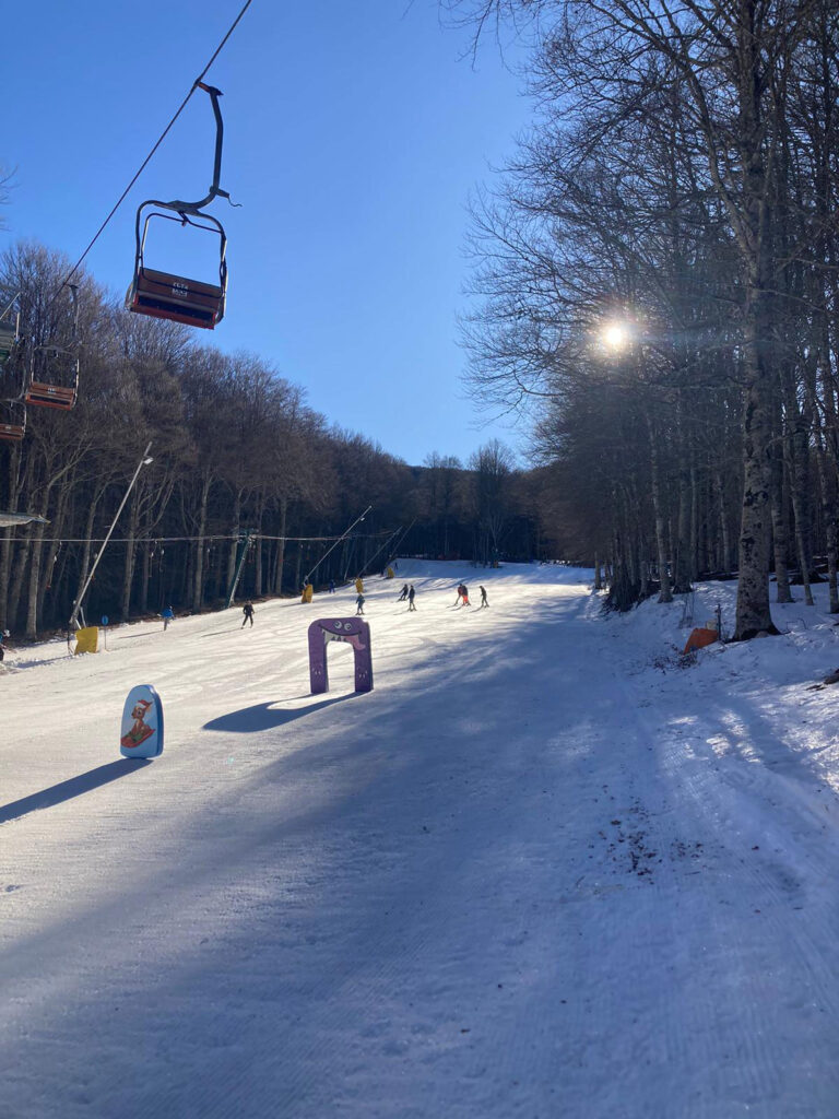 Bellissime giornate di neve, sole, ragazzi e corsi con le scuole